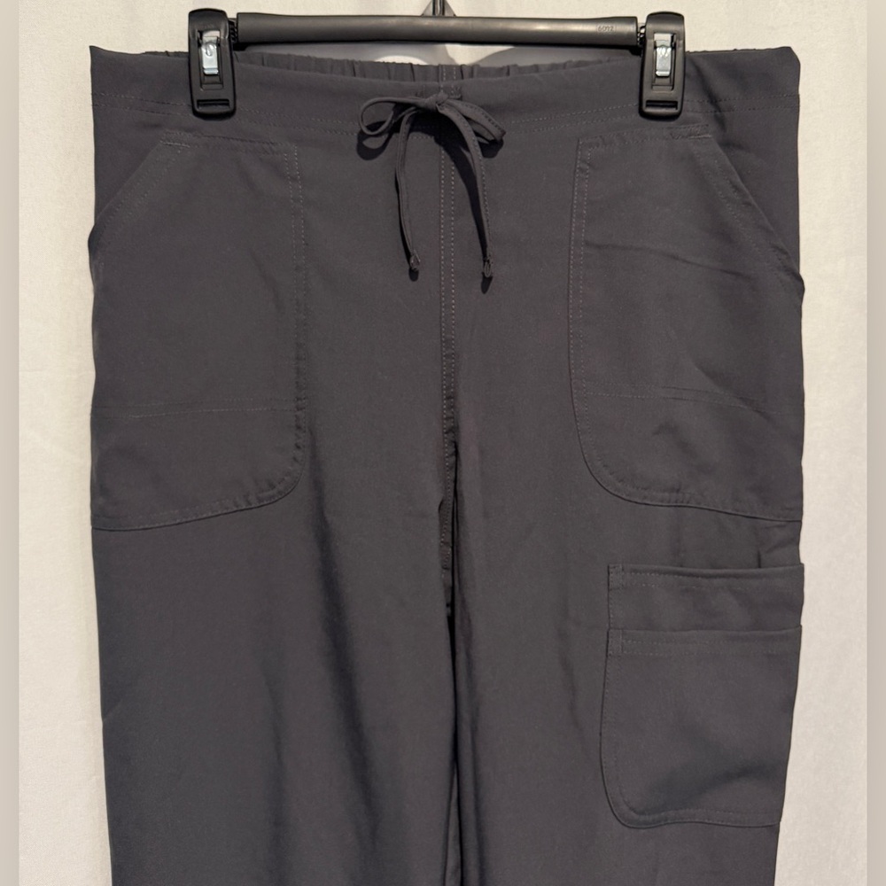 NWT Scrubstar Premium Unisex Scrub V-Neck Top Pewter Soft Stretch WM03T921 Sz S - Picture 10 of 10